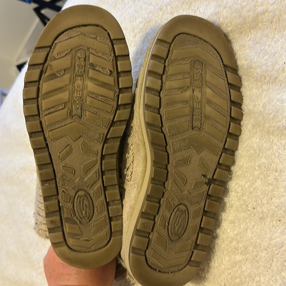 Sketchers high warm boots size 8.5 - Picture 3 of 5